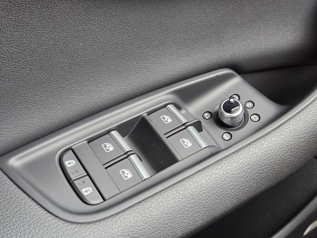 used 2025 Audi Q7 car, priced at $49,941