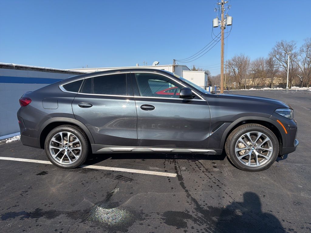 Thumbnail: 2021 BMW X6 - 6
