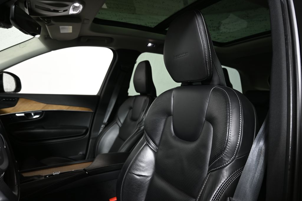 Thumbnail: 2019 Volvo XC90 - 4