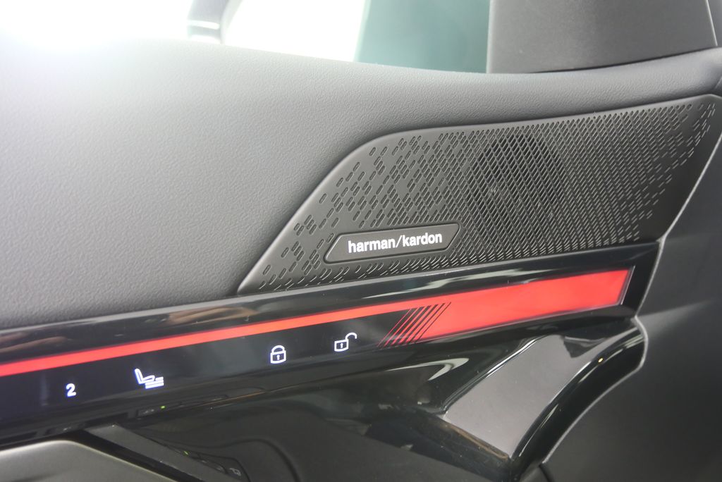 Thumbnail: 2025 BMW 5 Series - 10