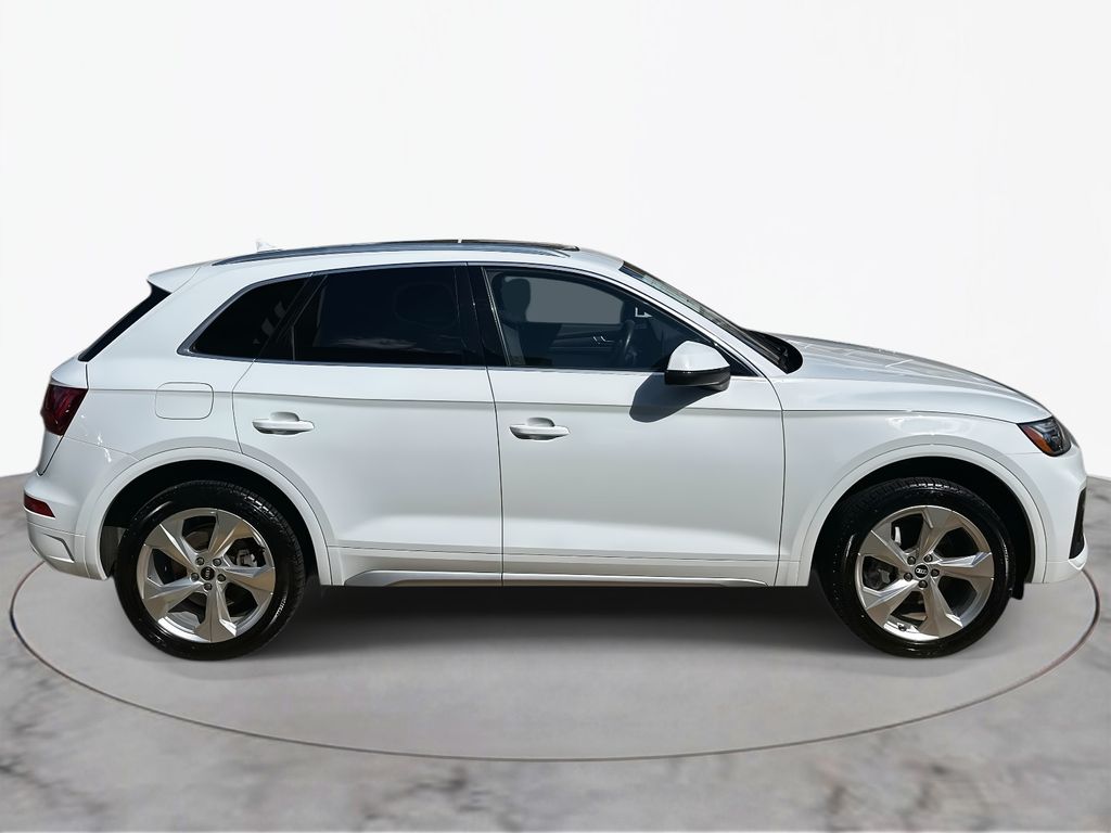 Thumbnail: 2021 Audi Q5 - 6