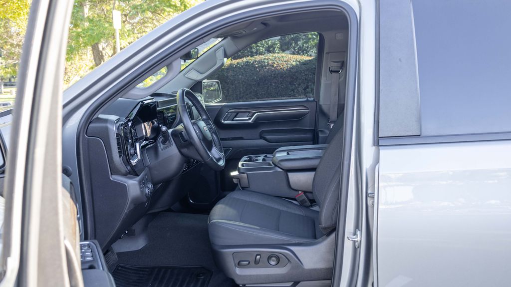 Used 2023 Chevrolet Silverado 1500 LT 4D Crew Cab