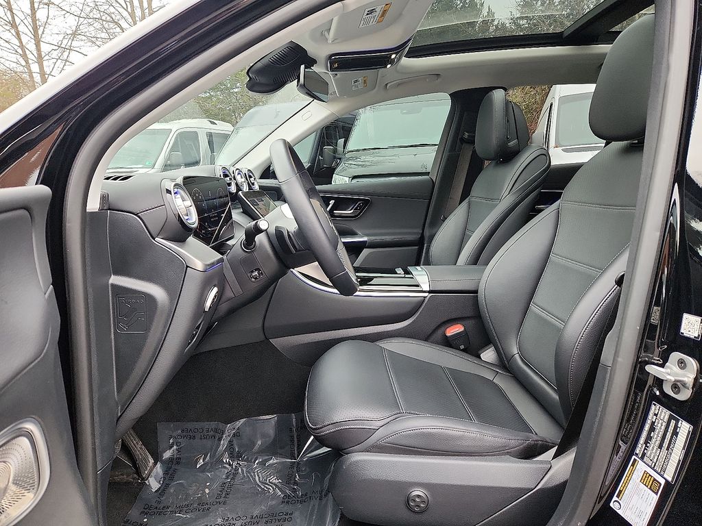 Thumbnail: 2025 Mercedes-Benz GLC - 13