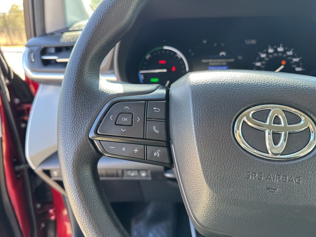 Used Car 2025 Toyota Sienna  Le For Sale Under $40,000 In Austin, Texas