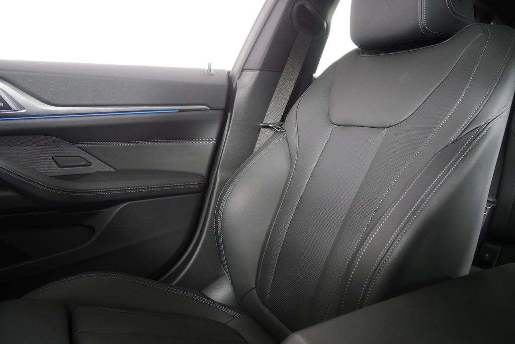 Thumbnail: 2025 BMW 4 Series - 23