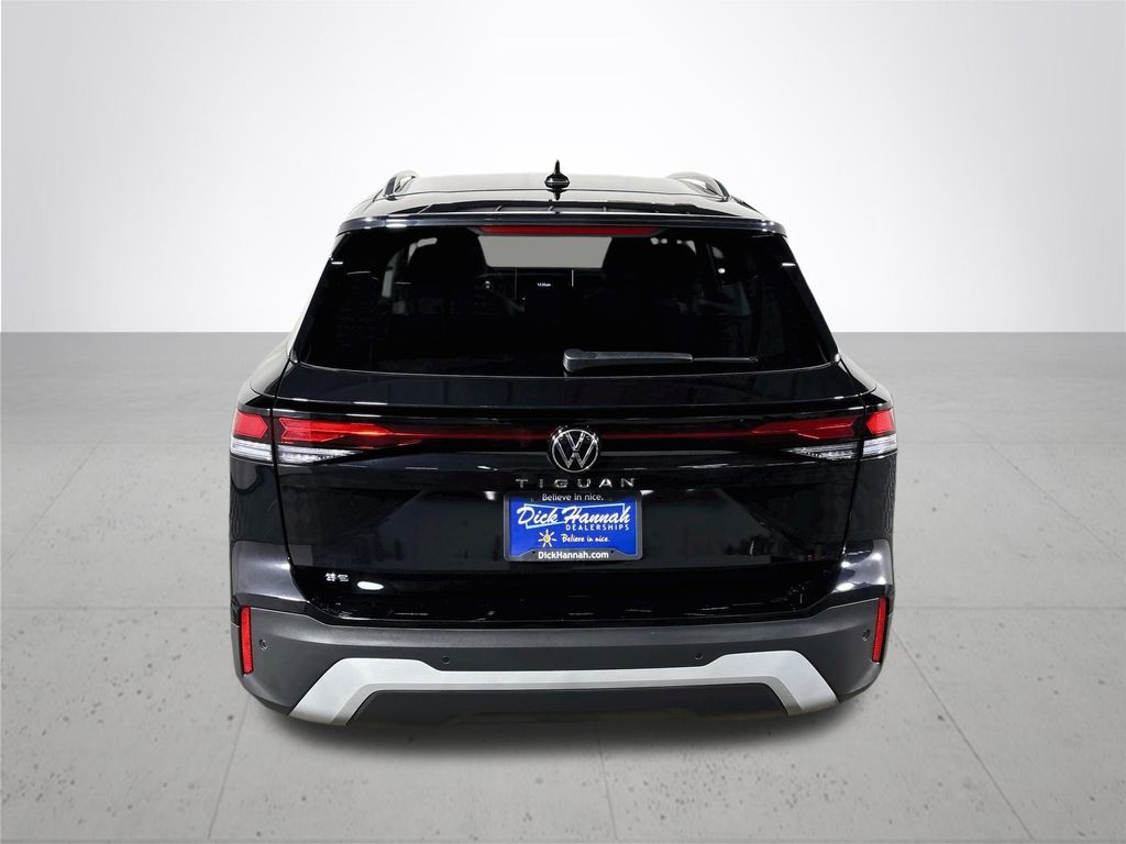 2025 Volkswagen Tiguan 2.0T SE