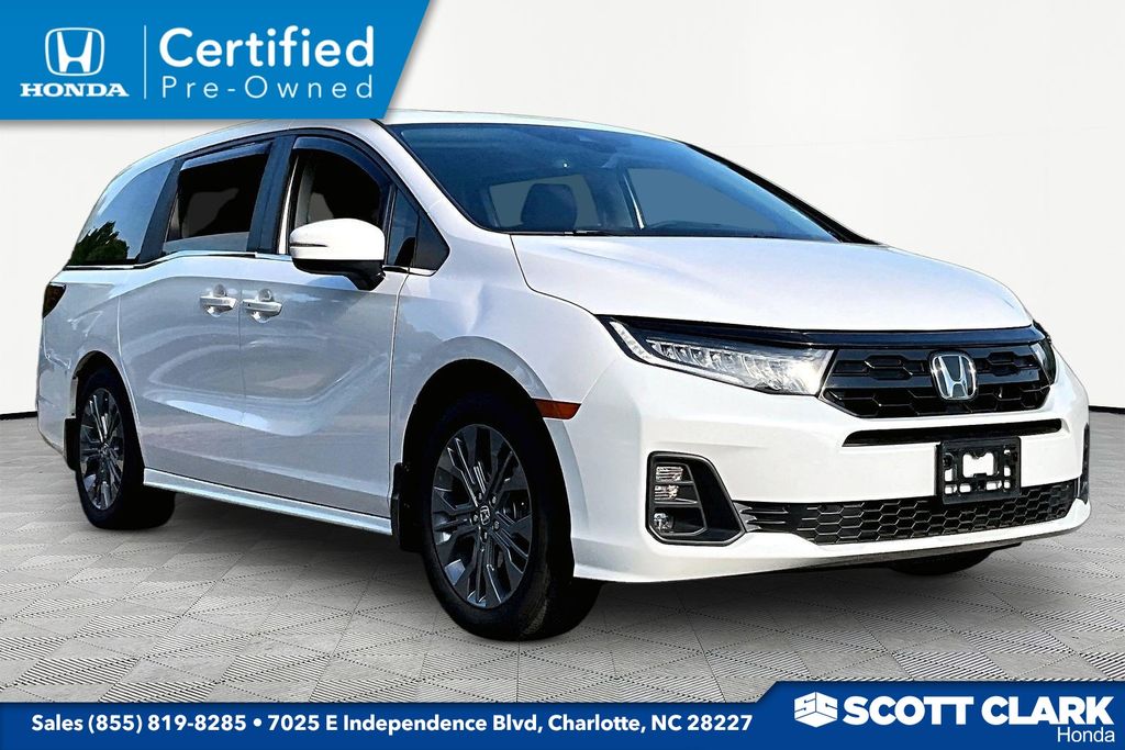 2025 Honda Odyssey Touring's photo