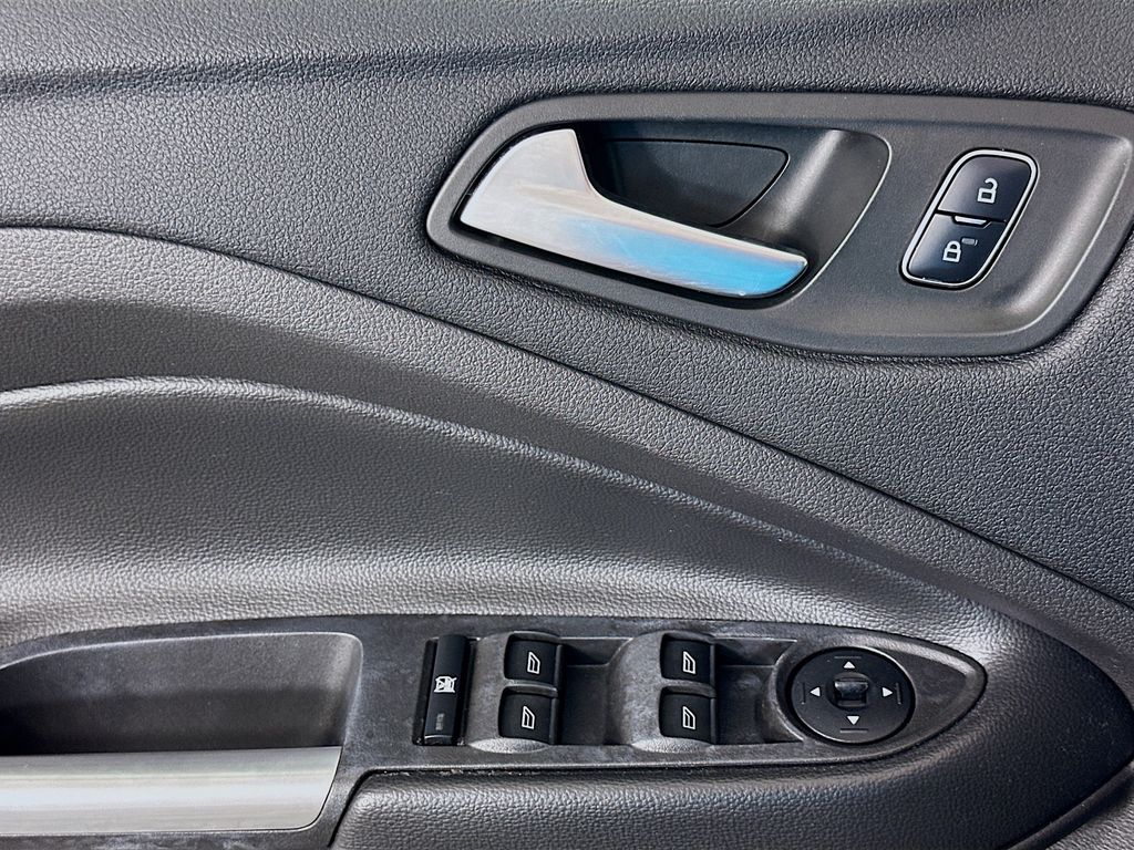 Thumbnail: 2018 Ford Escape - 17