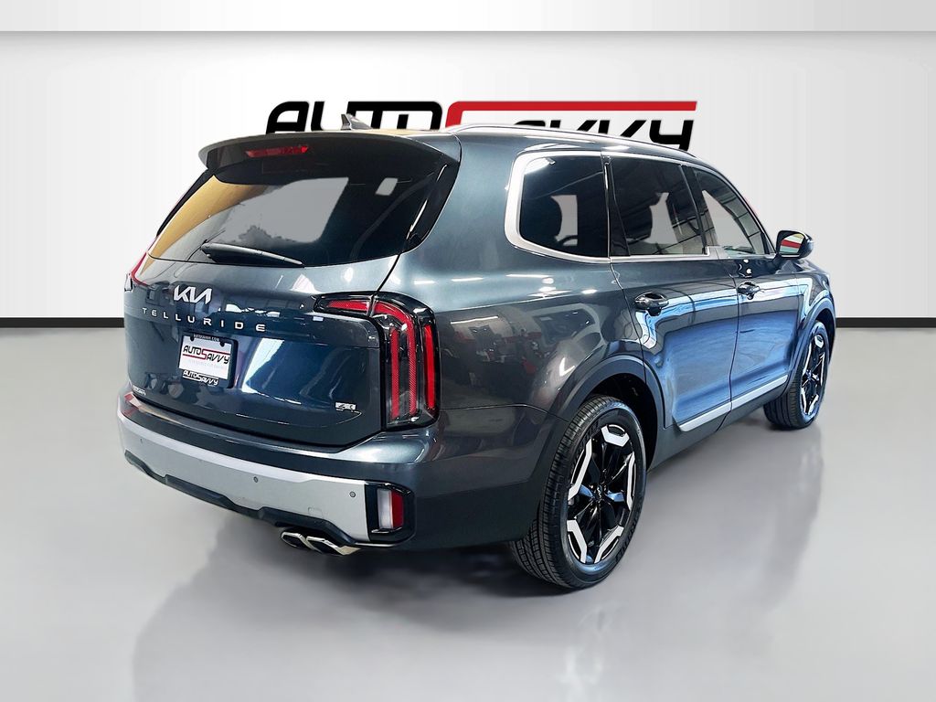 Used 2023 Gravity Gray Kia EX image 7