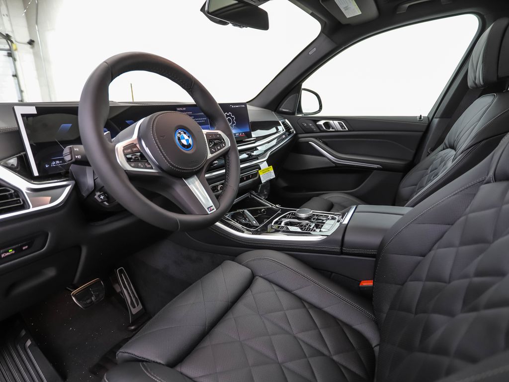 Thumbnail: 2026 BMW X5 - 10