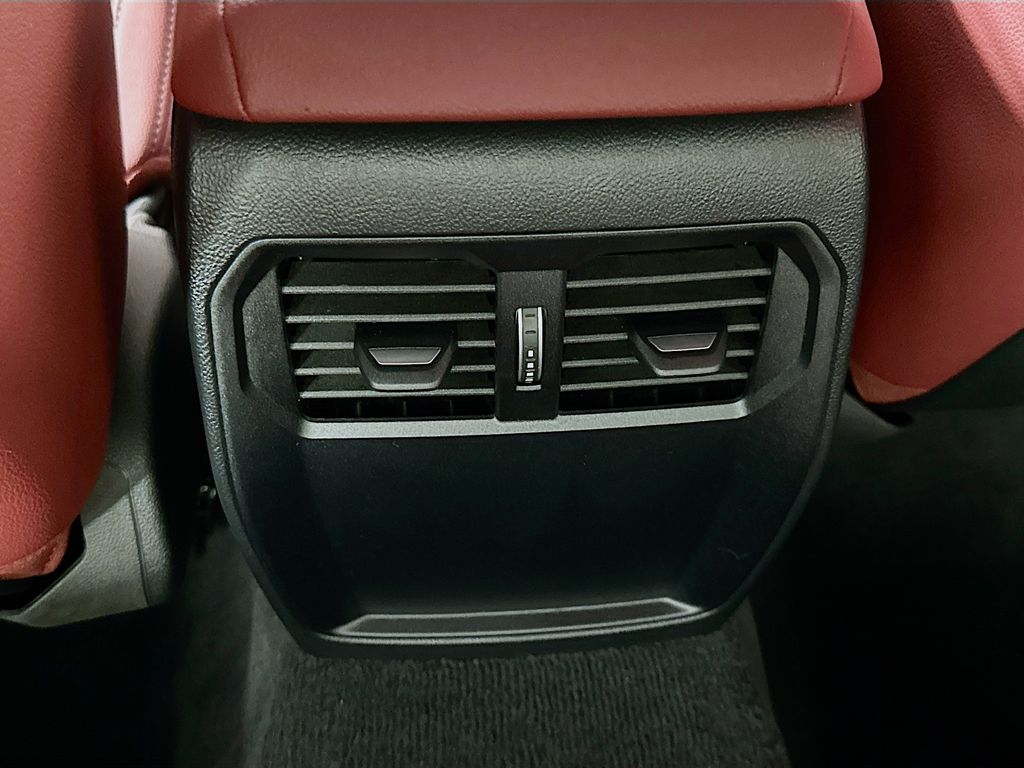 Thumbnail: 2025 BMW 4 Series - 26