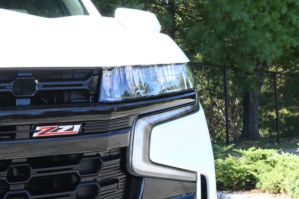 Thumbnail: 2023 Chevrolet Tahoe - 12