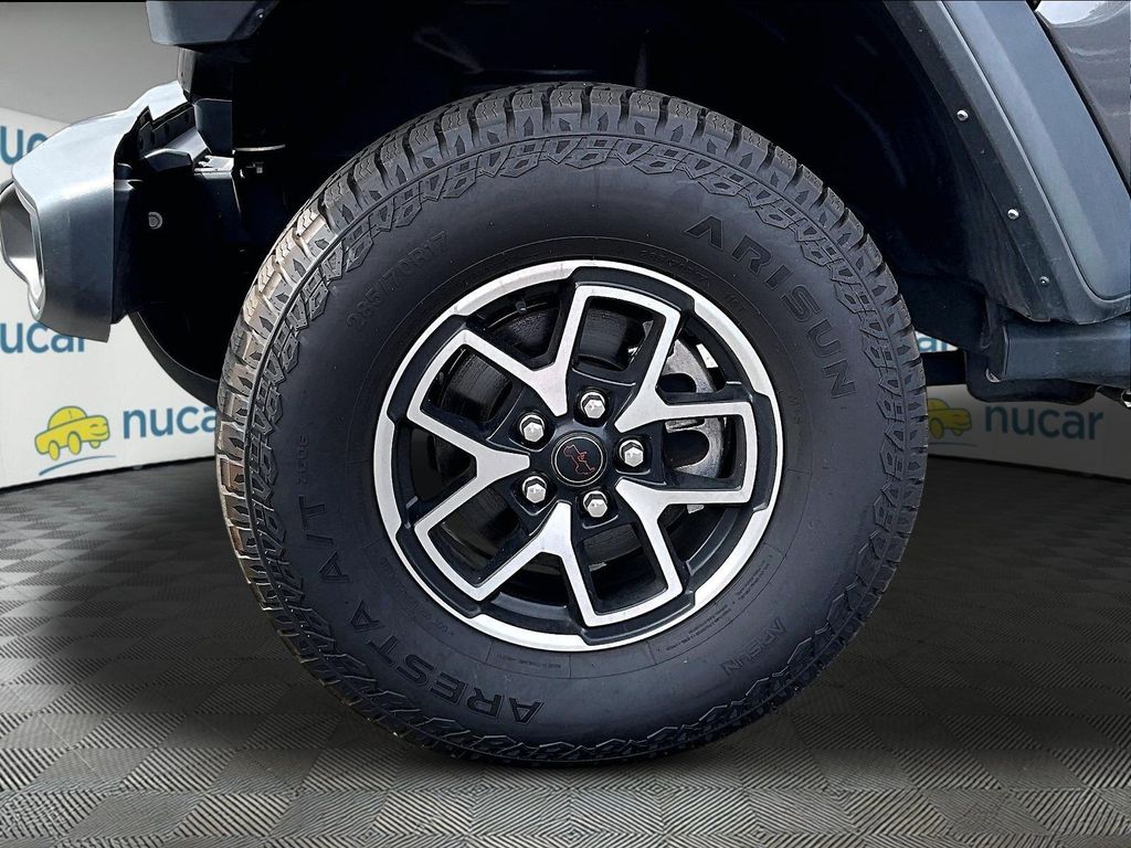 2024 Jeep Wrangler — photo 28