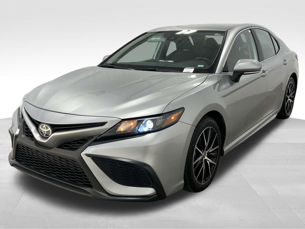 2024 Toyota Camry SE photo 5