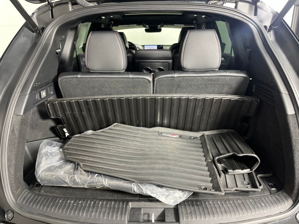Thumbnail: 2023 Acura MDX - 9