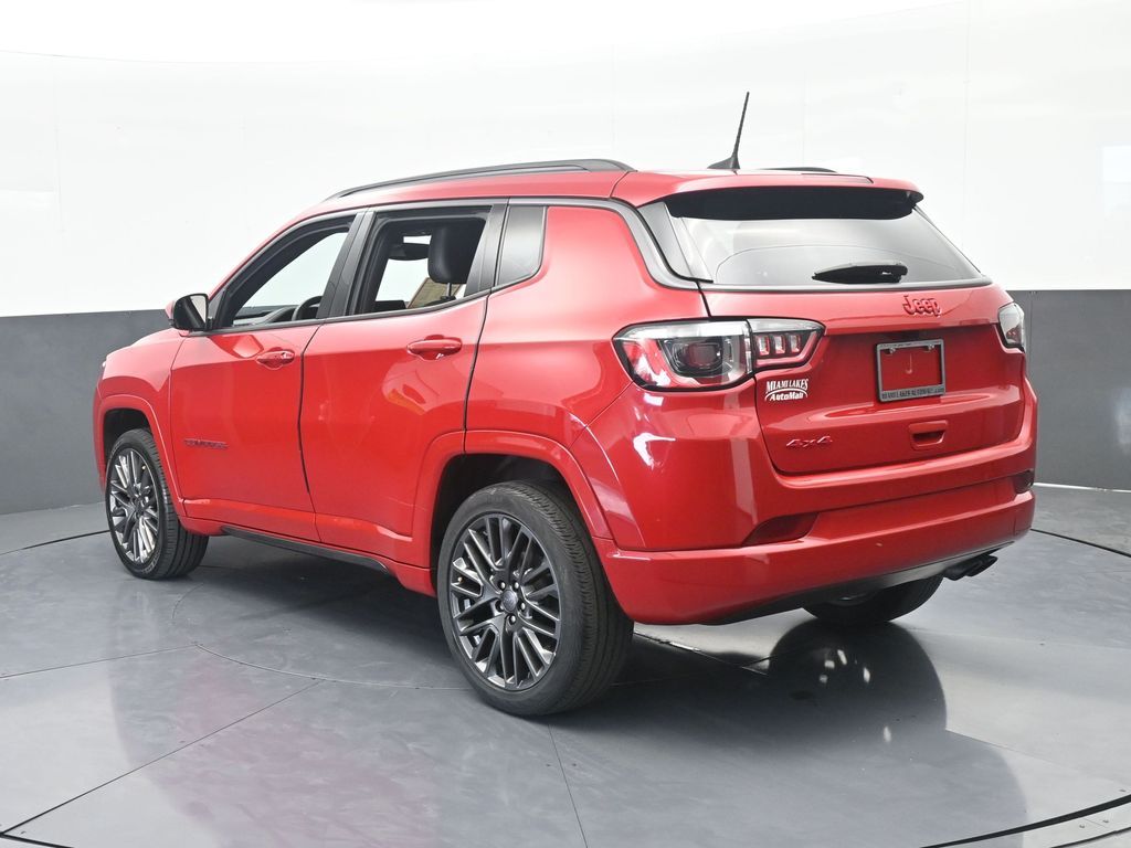 Used 2022 Redline Pearlcoat Jeep High Altitude image 4