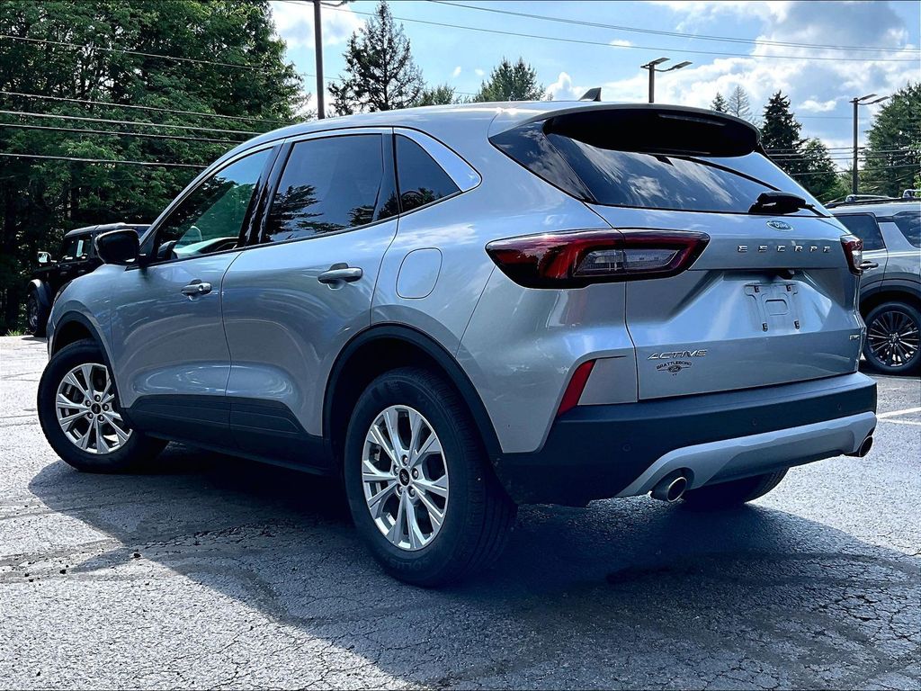 2023 Ford Escape — photo 6
