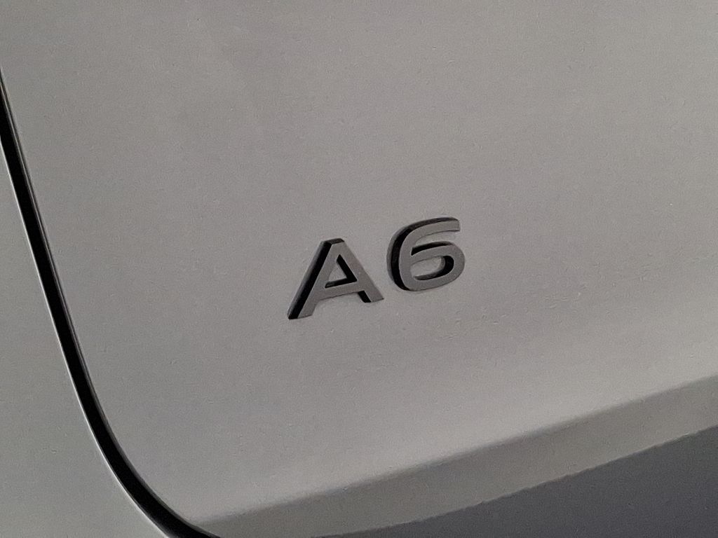 Thumbnail: 2025 Audi e-tron S - 29