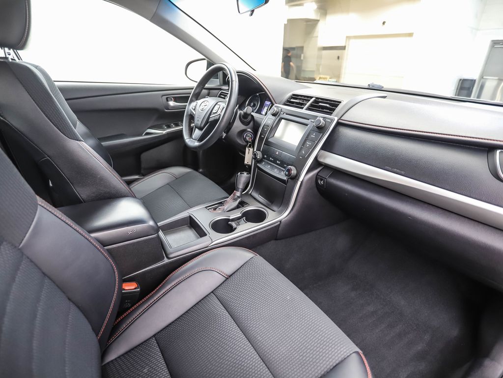 Thumbnail: 2016 Toyota Camry - 27