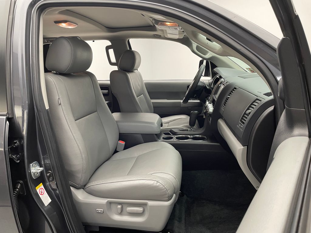 Thumbnail: 2018 Toyota Sequoia - 18