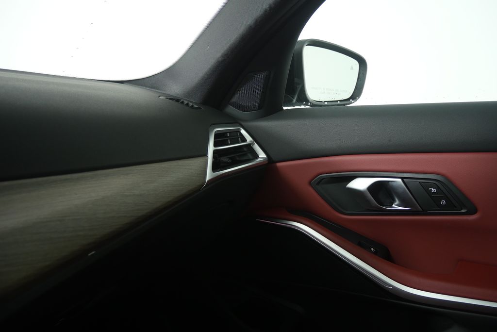 Thumbnail: 2025 BMW 3 Series - 30