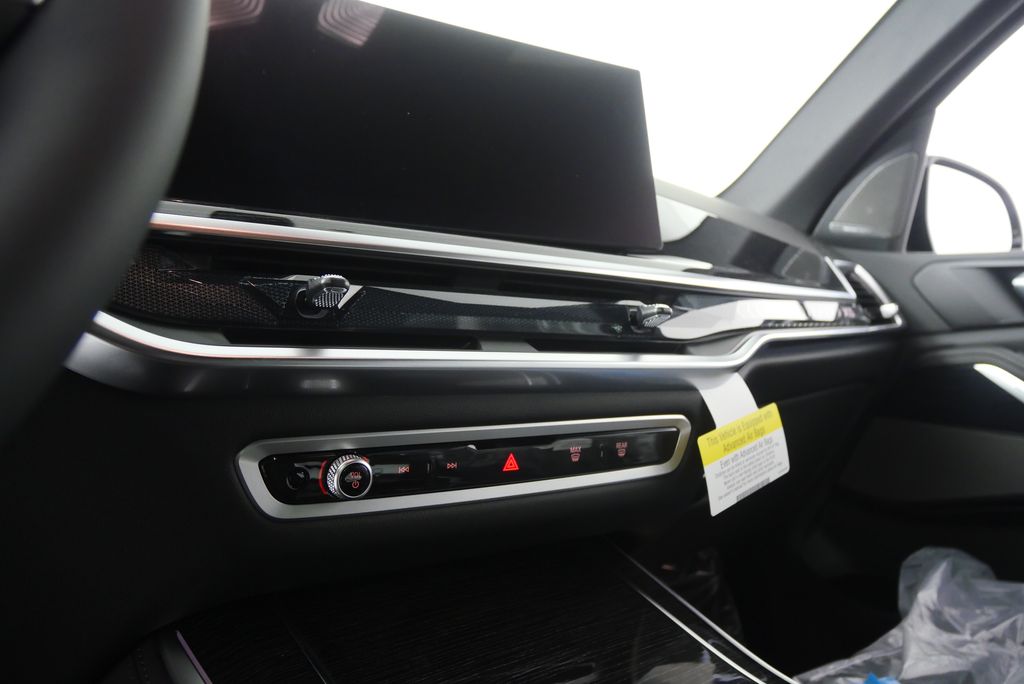 Thumbnail: 2026 BMW X5 - 21
