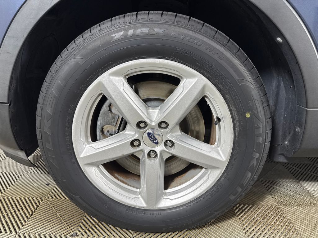 Certified Used 2018 Blue Ford XLT image 13