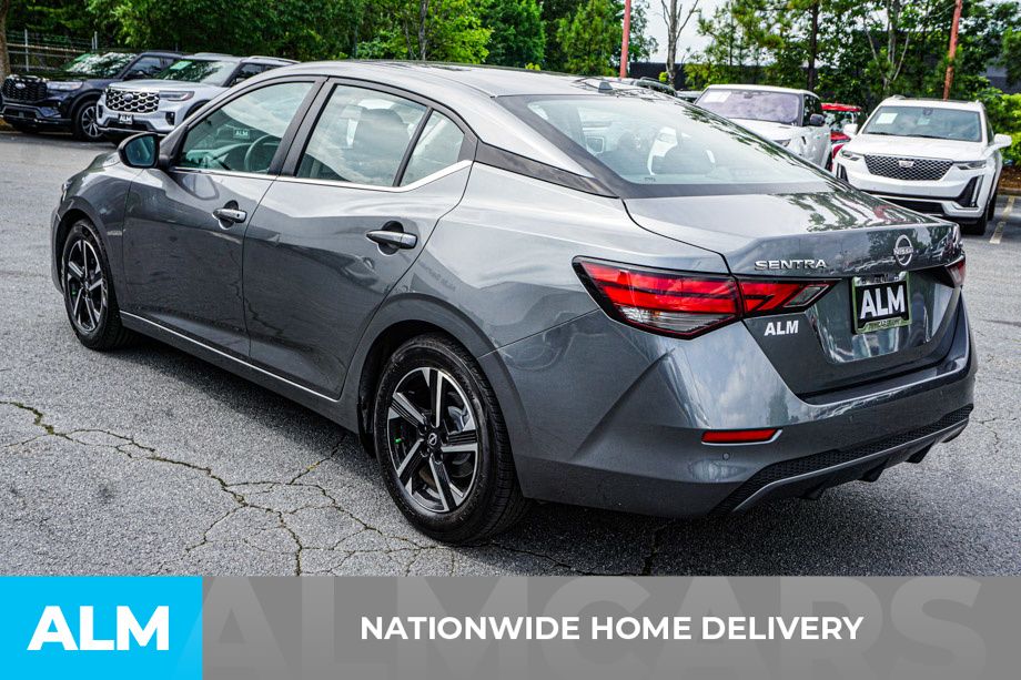 Used 2024 Gray Nissan SV image 5