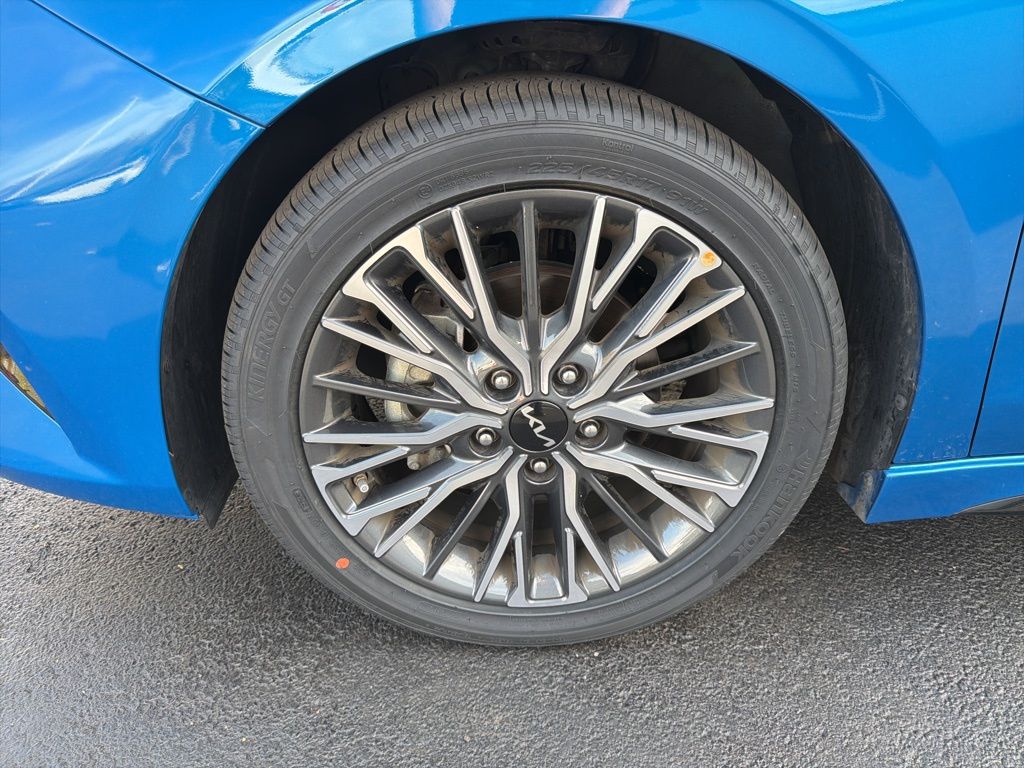 Thumbnail: 2023 Kia Forte - 10