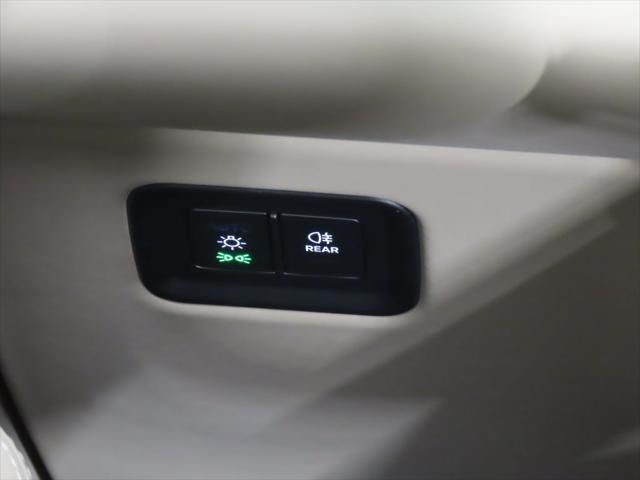 Thumbnail: 2025 Porsche Macan - 24