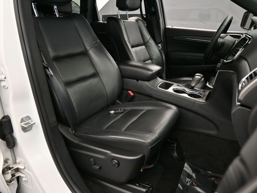 Used 2021 Bright White Clearcoat Jeep Limited image 46