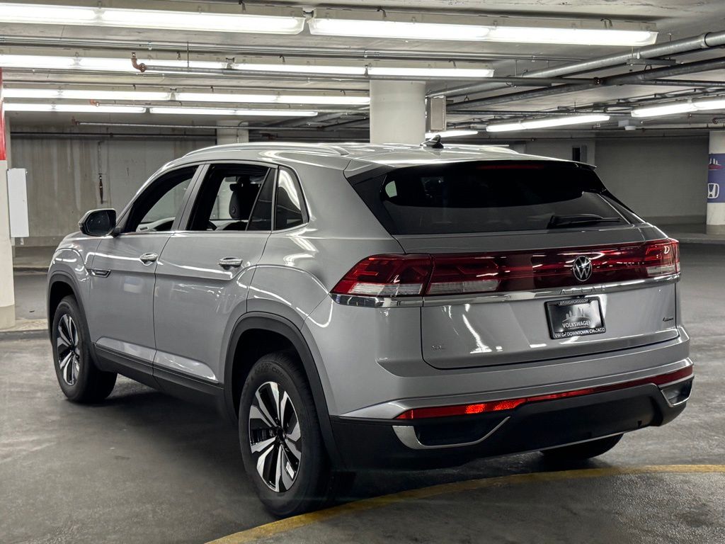 2026 Volkswagen Atlas Cross Sport SE photo 3
