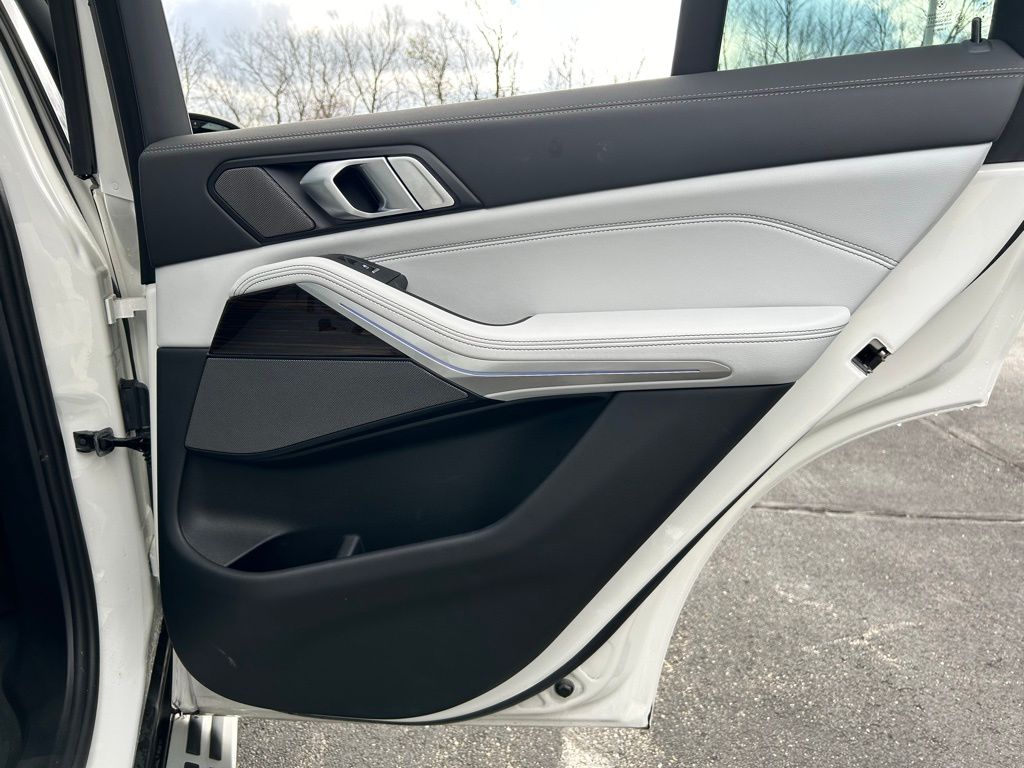 2024 BMW X5 xDrive50e 24