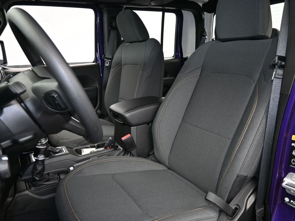 New 2026 Reign Jeep Sport image 10