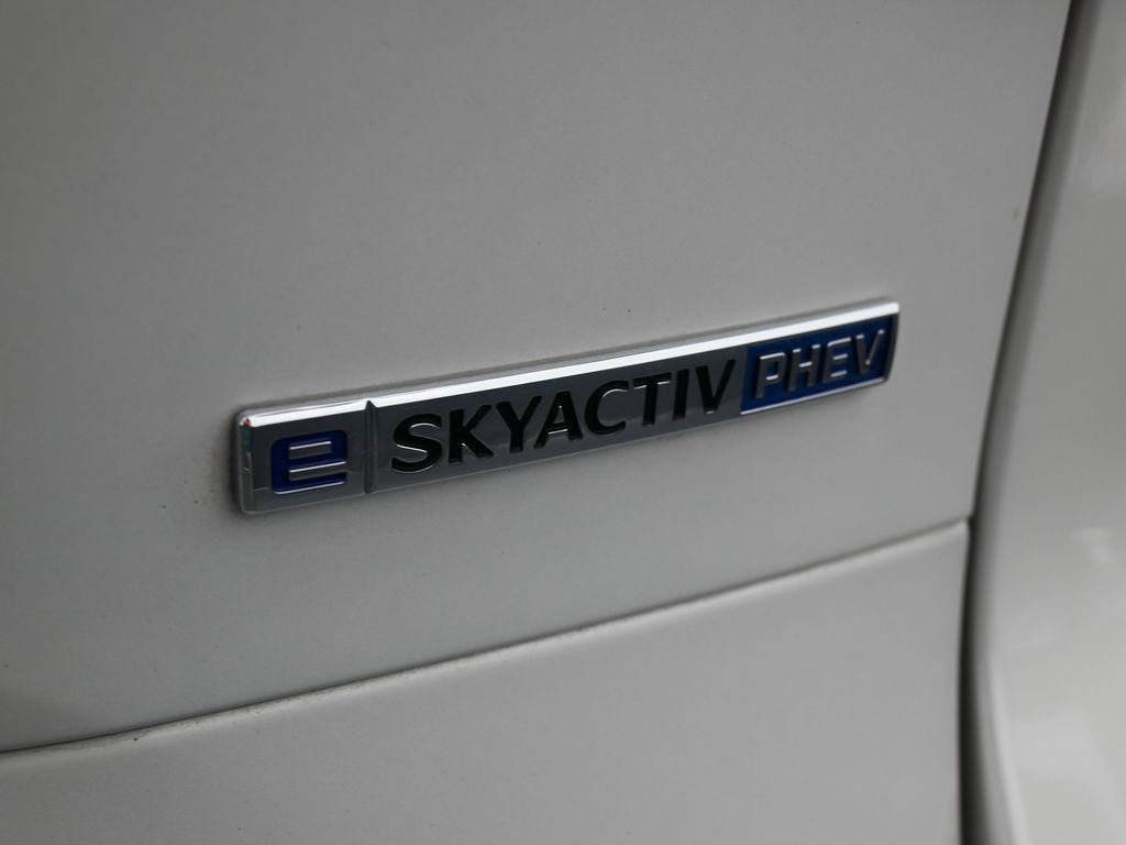 Used 2025 Rhodium White Premium Mazda Preferred image 34