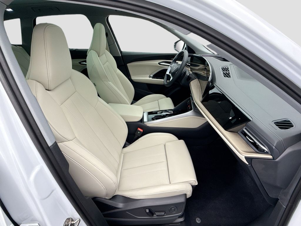 Thumbnail: 2025 Audi Q5 - 20