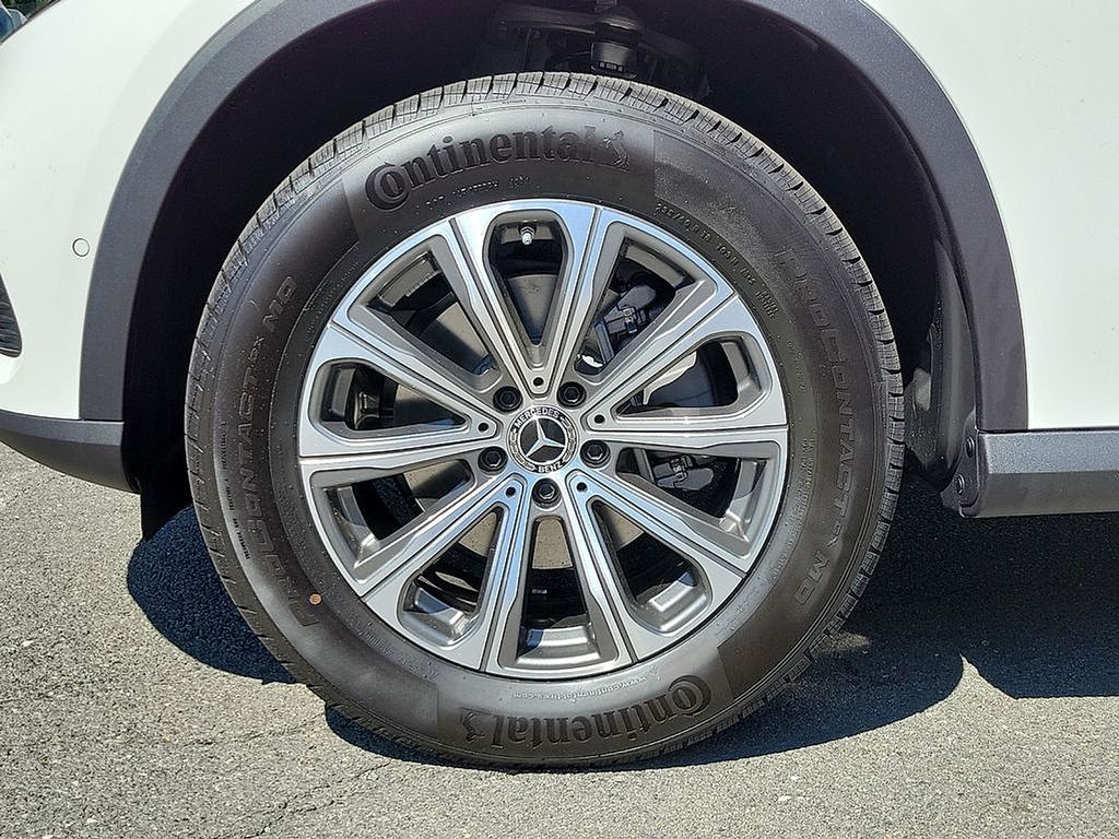 2025 Mercedes-Benz GLC 300 5