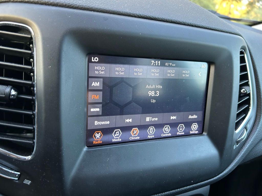 Thumbnail: 2020 Jeep Compass - 24