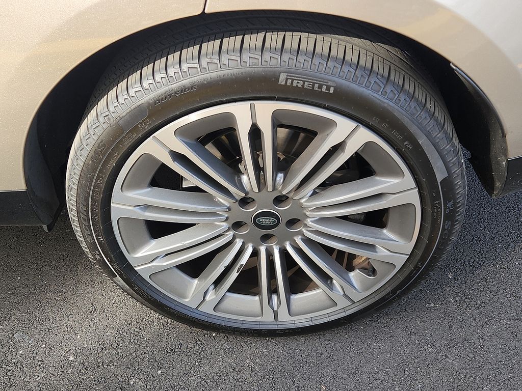 Thumbnail: 2025 Land Rover Range Rover - 8