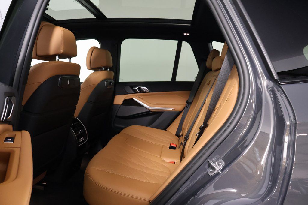 Thumbnail: 2026 BMW X5 - 6