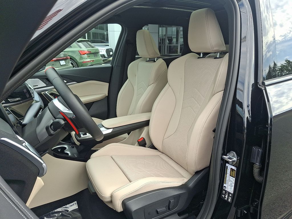 Thumbnail: 2024 BMW X1 - 13