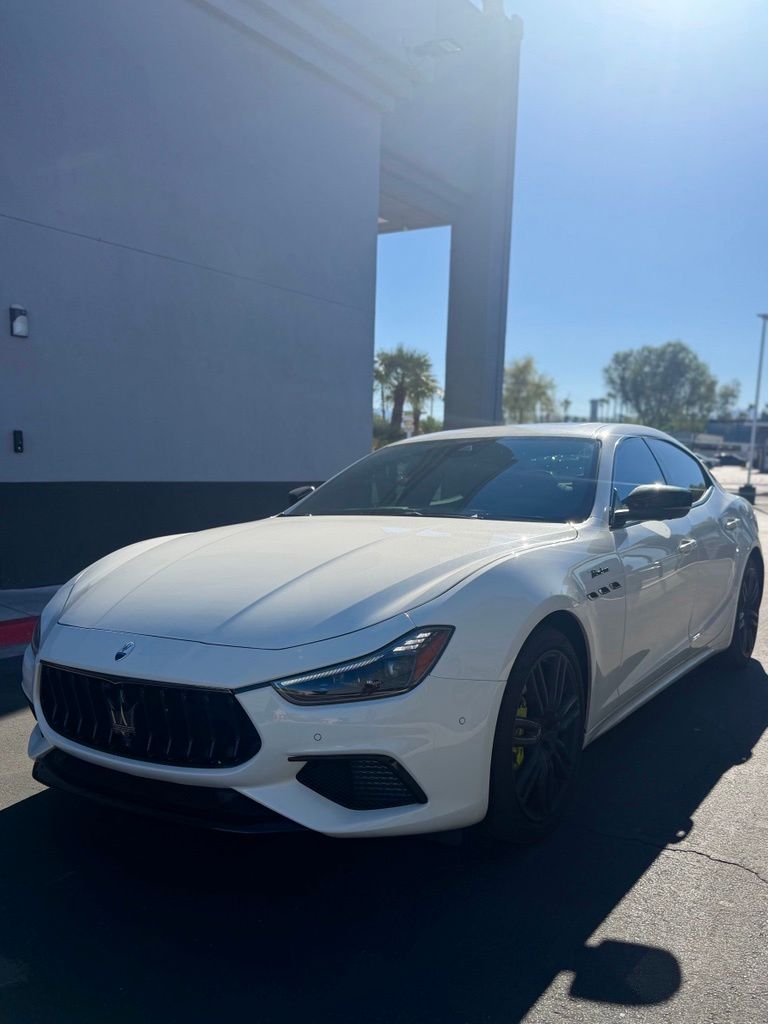 Bianco 2023 Maserati Ghibli Sedan Rear-Wheel Drive 8-Speed Automatic