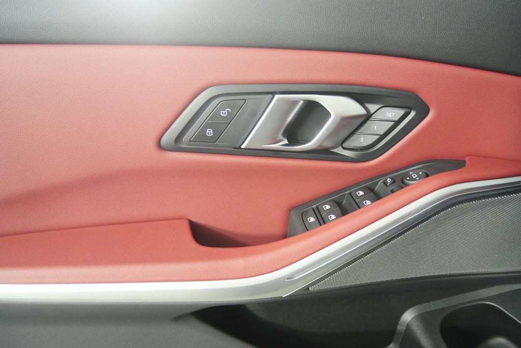 Thumbnail: 2025 BMW 3 Series - 9