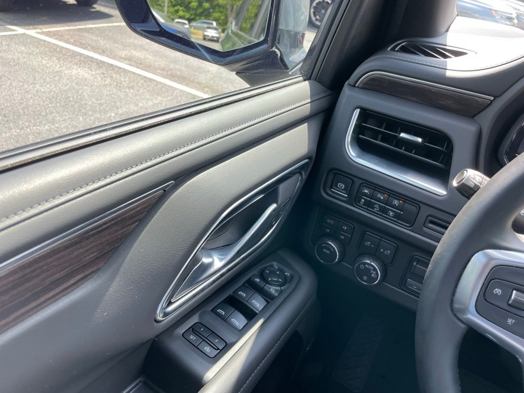 Thumbnail: 2024 Chevrolet Tahoe - 24