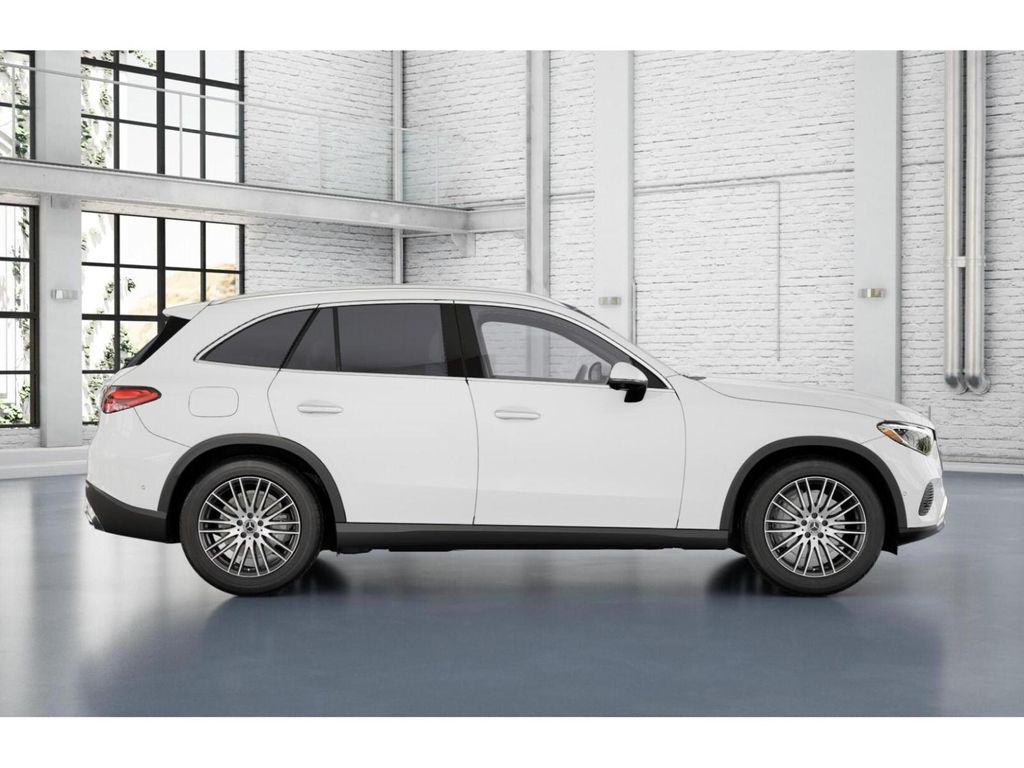 2026 Mercedes Benz GLC 300 4MATIC photo 2