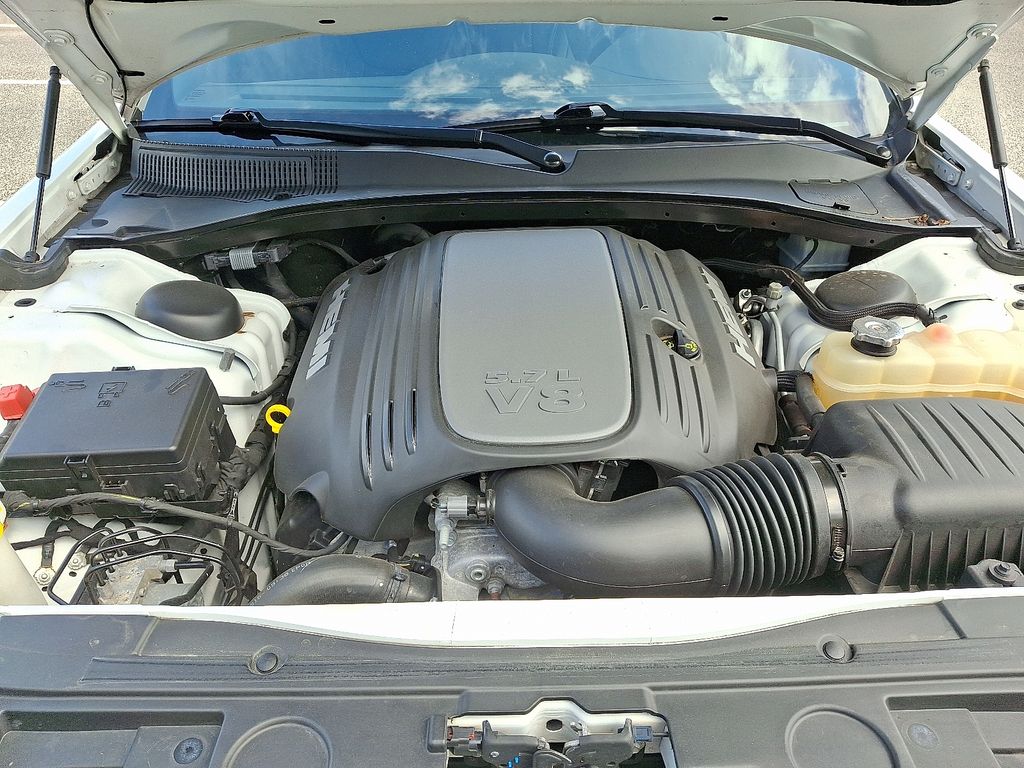 Thumbnail: 2019 Chrysler 300 - 29
