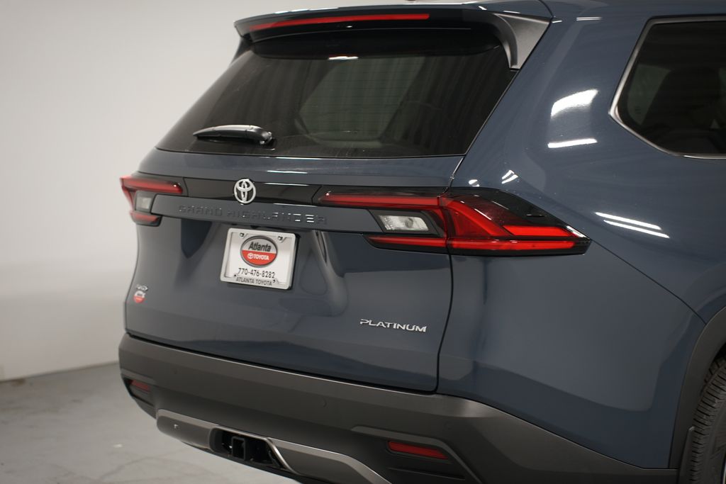 Thumbnail: 2025 Toyota Grand Highlander - 9