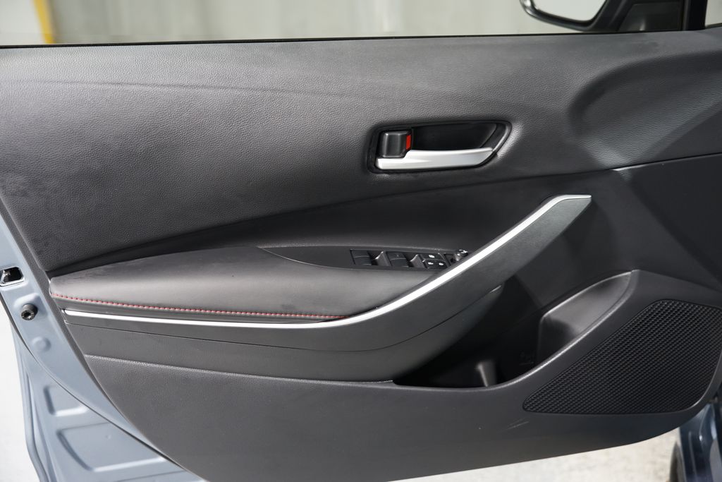 2025 Toyota Corolla SE 29