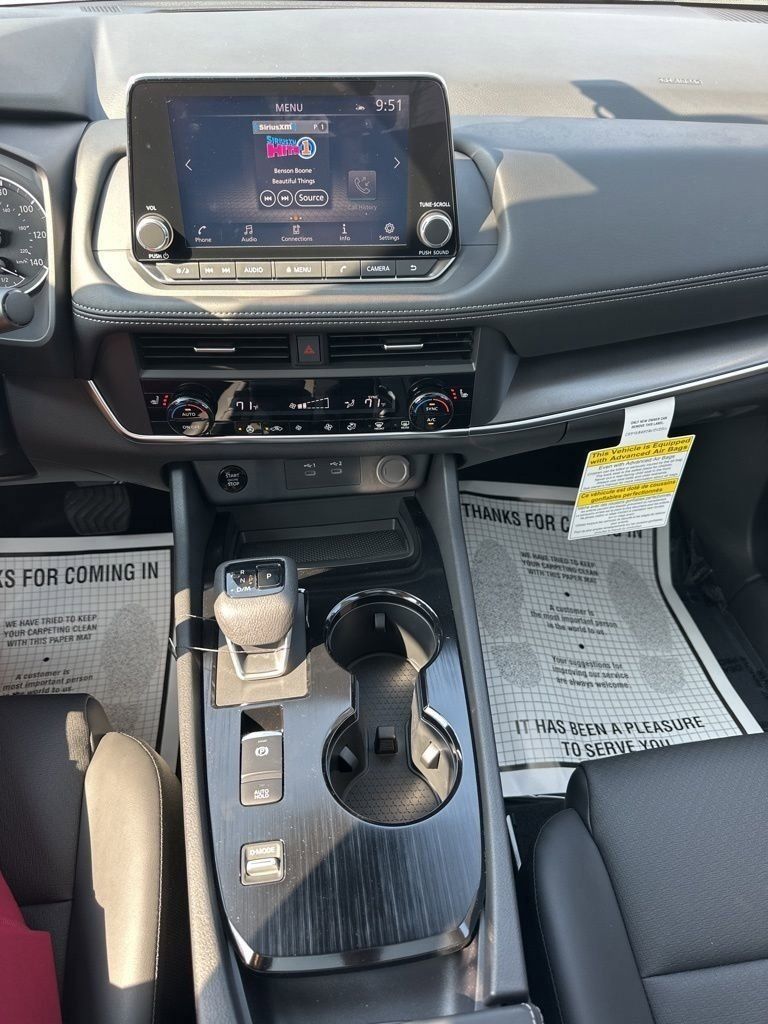 2025 Everest White Pearl Nissan Rogue SV FWD SUV