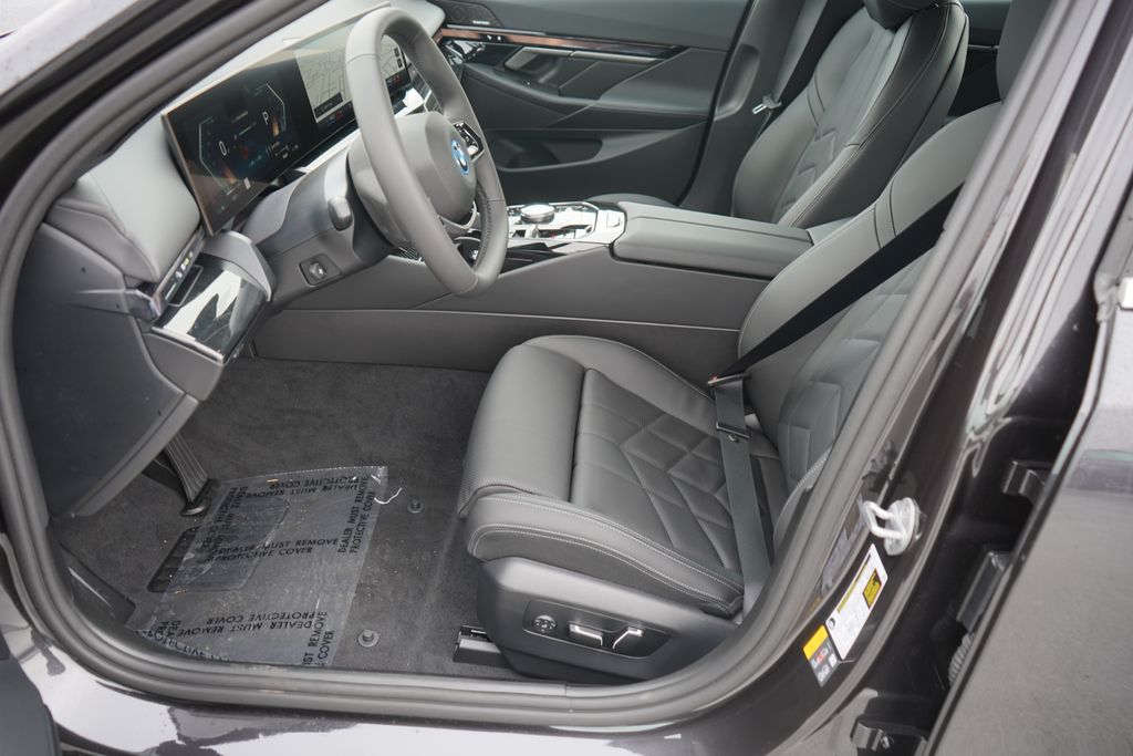 Thumbnail: 2025 BMW i5 - 10